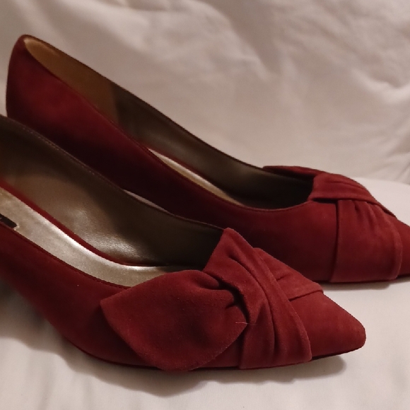 Marina Rinaldi Red Heels with Bow Accent - Picture 6 of 12